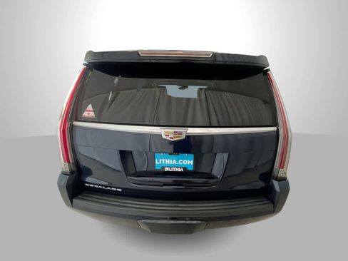 Used 2019 Cadillac Escalade Premium Luxury image 7