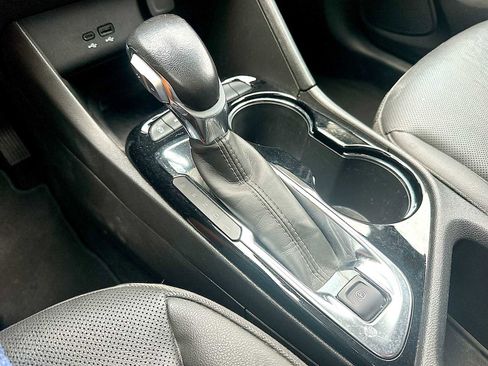 Used 2024 Buick Encore GX Sport Touring image 19