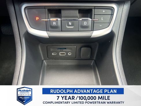 Used 2024 GMC Terrain SLT image 35