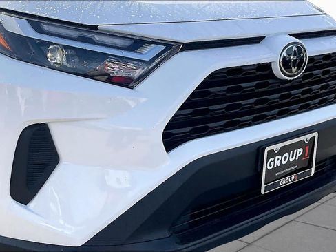 Used 2025 Toyota RAV4 XLE FWD image 29