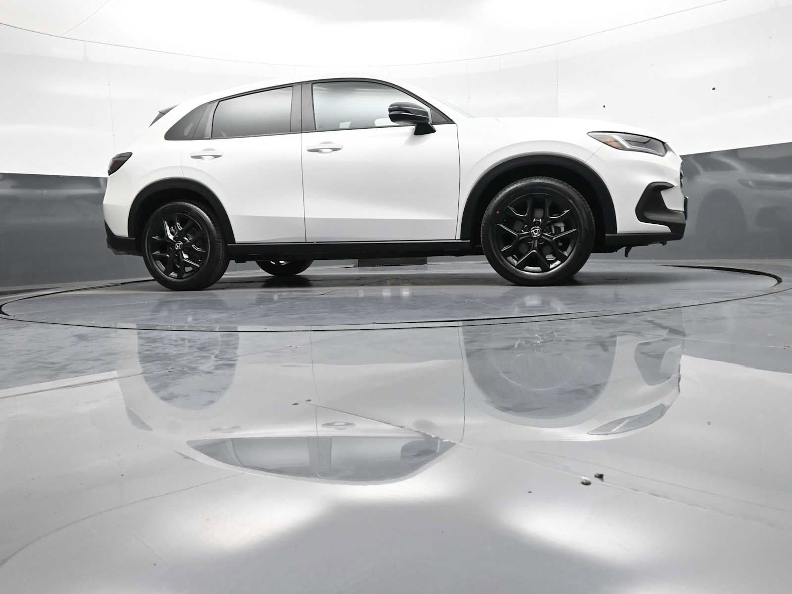 Certified 2025 Honda HR-V Sport image 27