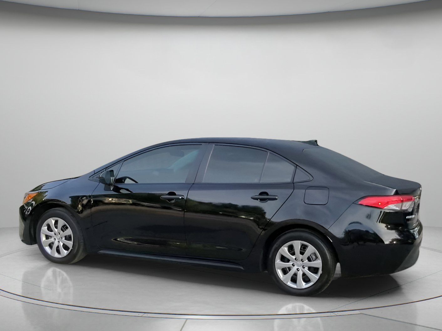 Used 2024 Toyota Corolla LE FWD image 18