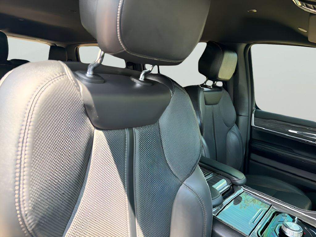 Used 2022 Jeep Wagoneer Series III w/ Flexible Seating Group AWD/4WD image 41