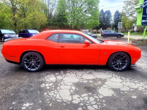 Used 2022 Dodge Challenger R/T Scat Pack image 9