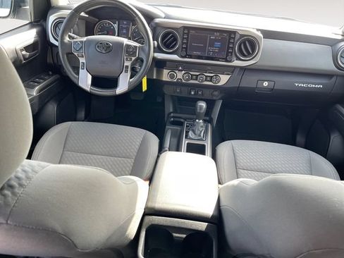 Used 2020 Toyota Tacoma SR5 AWD/4WD image 10