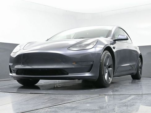 Used 2022 Tesla Model 3 Long Range image 52