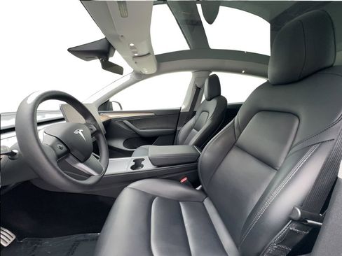Used 2022 Tesla Model Y Performance image 19