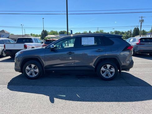 Used 2024 Toyota RAV4 XLE AWD/4WD image 2