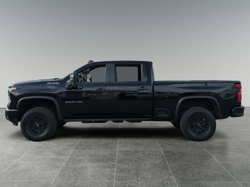 Used 2024 Chevrolet Silverado 2500 ZR2 image 2