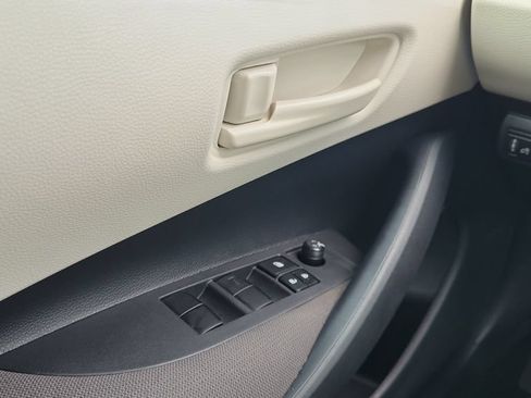 Used 2025 Toyota Corolla LE FWD image 19