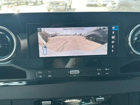 Used 2022 Mercedes-Benz Sprinter 2500 image 25