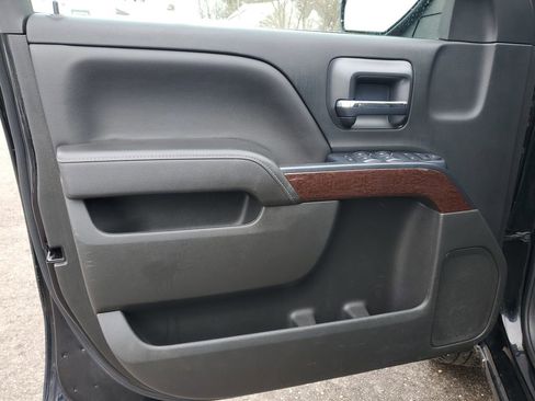 Used 2017 GMC Sierra 1500 SLE w/ SLE Value Package image 9