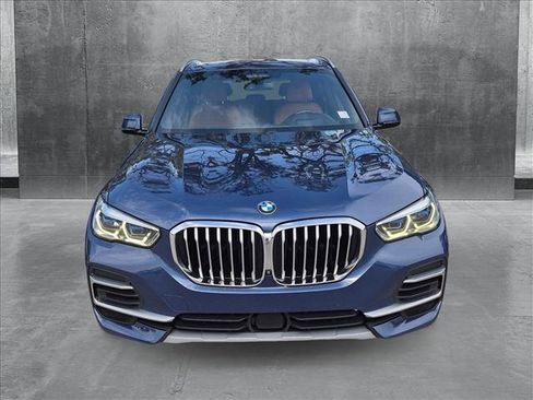 Used 2022 BMW X5 xDrive40i w/ Executive Package AWD/4WD image 2