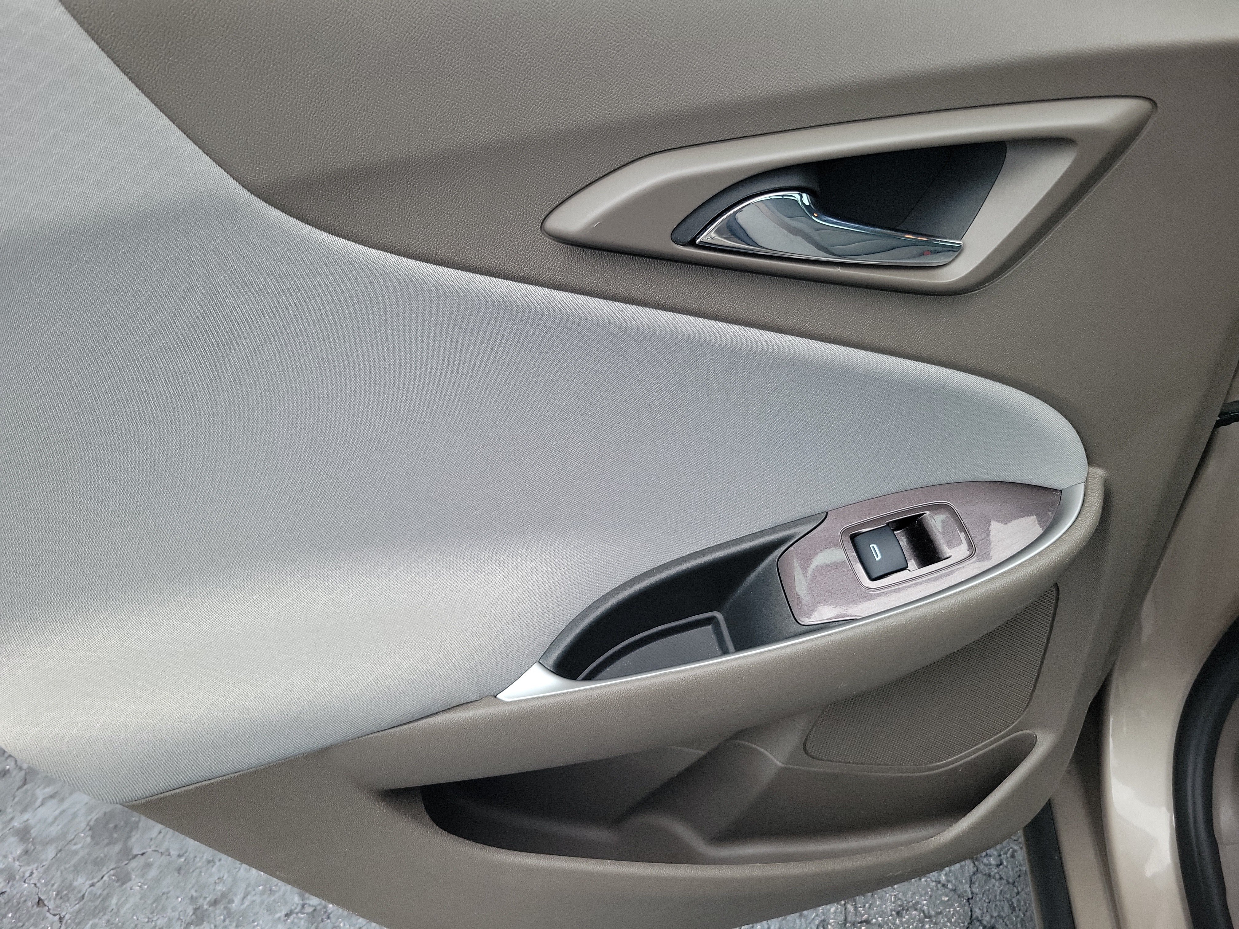 Used 2025 Chevrolet Malibu LT FWD image 9