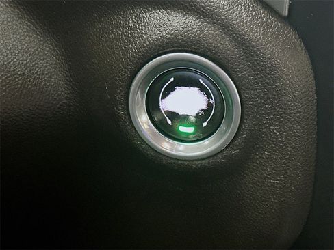 Used 2019 Chevrolet Silverado 1500 LTZ image 28