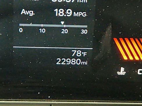 Used 2025 Kia Carnival FWD image 15