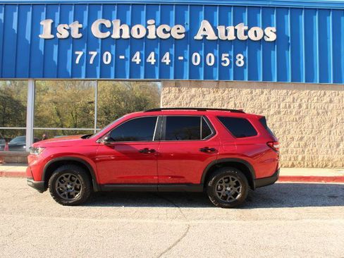 Used 2025 Honda Pilot TrailSport image 7