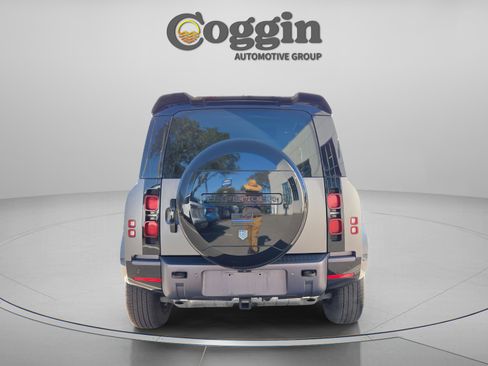 Used 2024 Land Rover Defender 110 X-Dynamic SE image 5