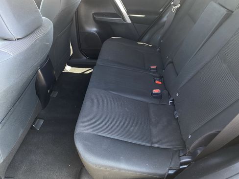 Used 2018 Toyota RAV4 LE w/ Carpet Mat Package AWD/4WD image 15