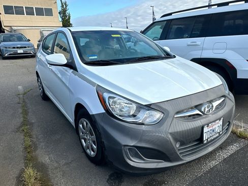 Used 2014 Hyundai Accent GS FWD image 2