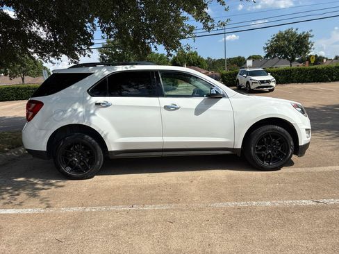 Used 2017 Chevrolet Equinox Premier w/ Enhanced Convenience Package FWD image 4
