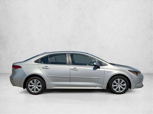 Used 2024 Toyota Corolla LE image 4