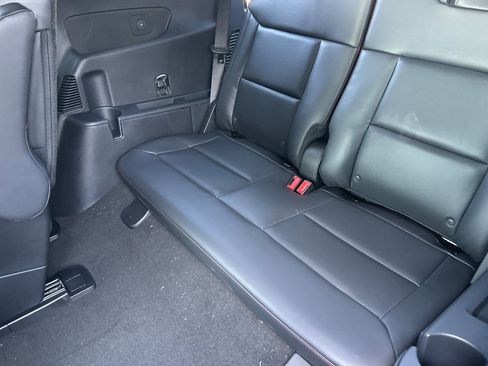 New 2026 Ford Explorer ST-Line w/ ST-Line Street Pack image 12