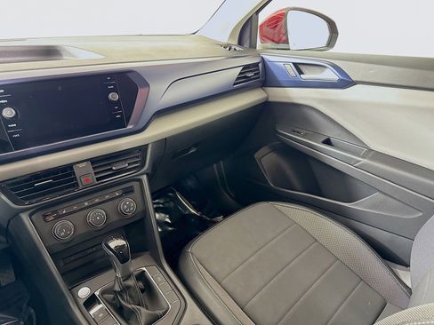 Certified 2022 Volkswagen Taos SE image 22