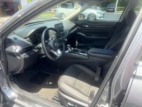 Used 2019 Nissan Altima 2.5 SR FWD image 6