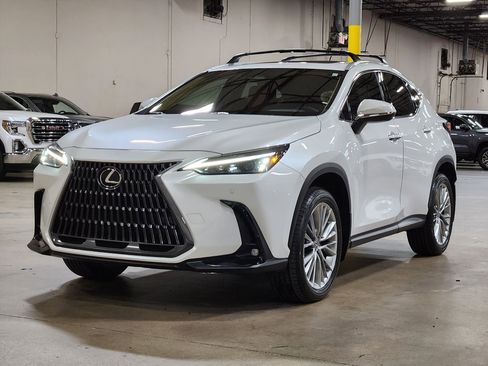 Used 2025 Lexus NX 350 Premium AWD image 4