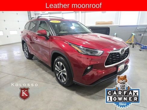 Used 2023 Toyota Highlander XLE image 1