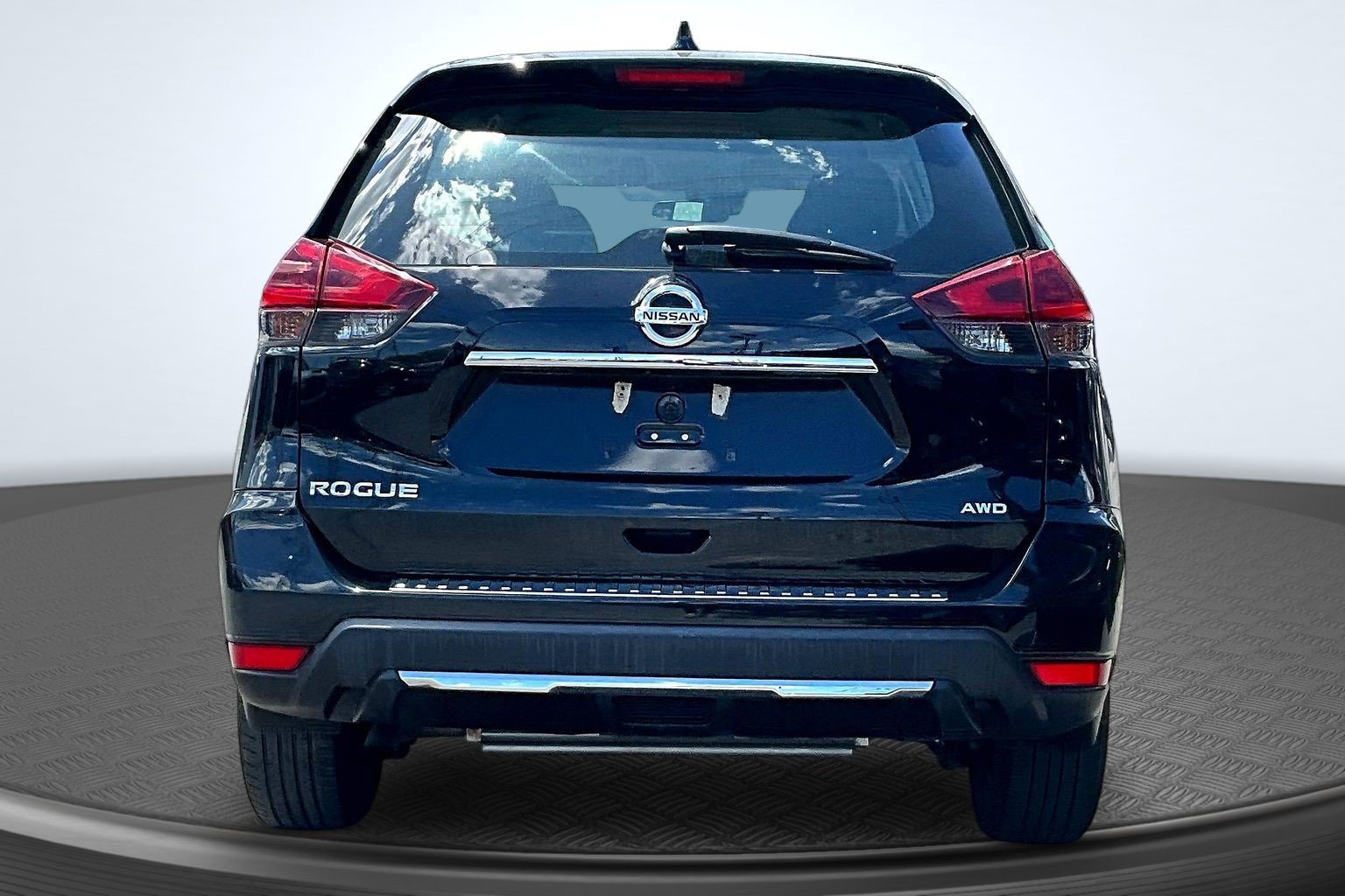 Used 2019 Nissan Rogue S AWD/4WD image 4