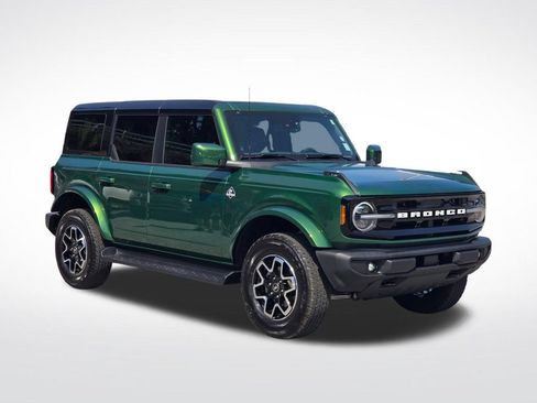 Used 2025 Ford Bronco Outer Banks AWD/4WD image 14
