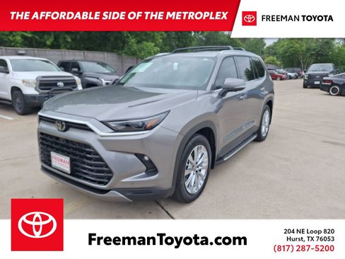 Used 2026 Toyota Grand Highlander AWD image 1
