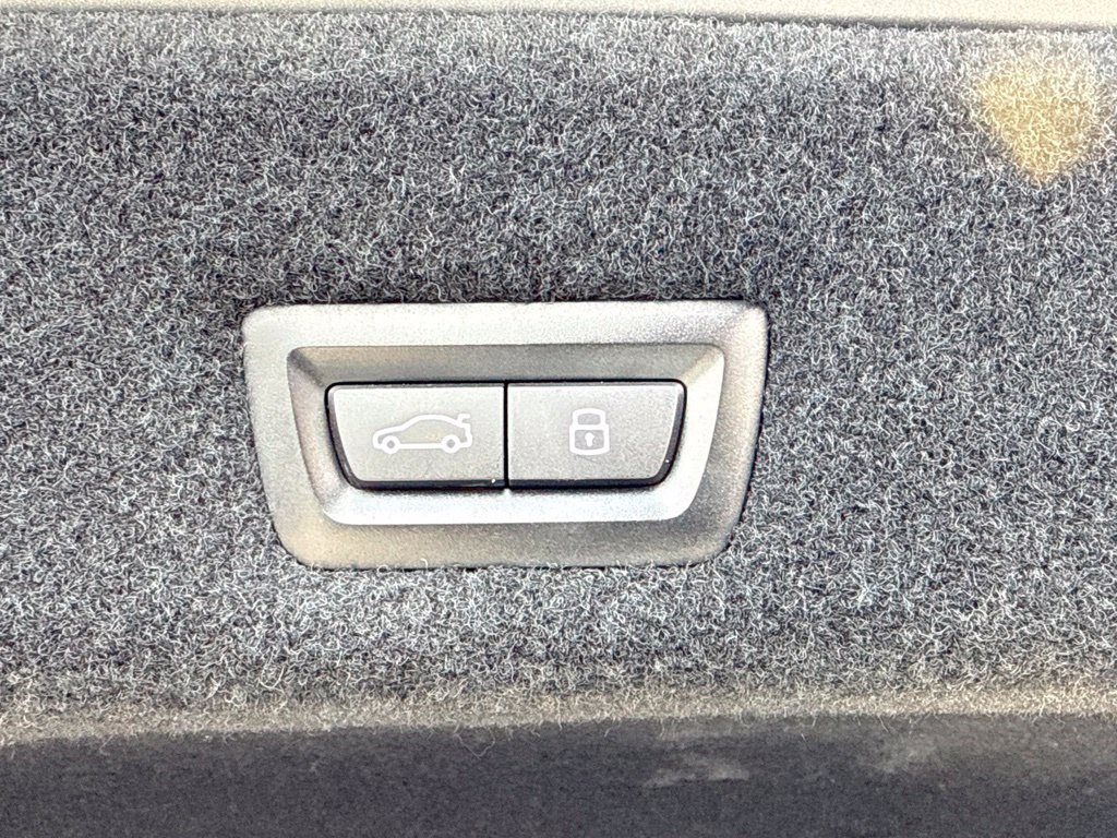 Certified 2024 BMW i7 xDrive60 AWD/4WD image 16