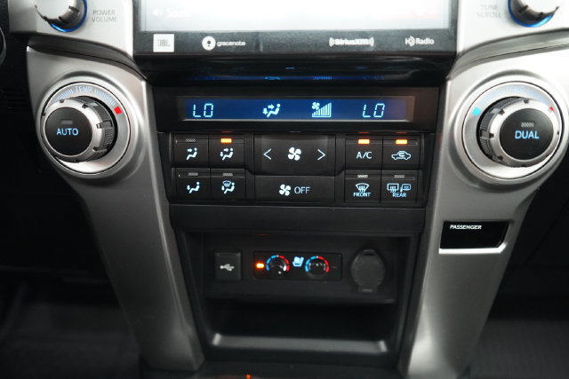 Used 2021 Toyota 4Runner Limited AWD/4WD image 29