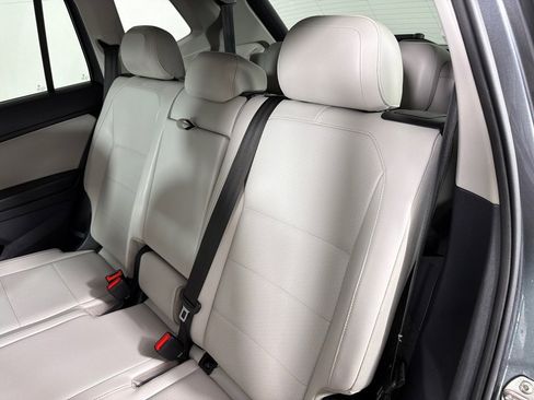 Used 2019 Volkswagen Tiguan SE w/ Panoramic Sunroof Package FWD image 20