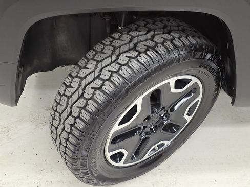 Used 2016 Jeep Renegade Trailhawk AWD/4WD image 38