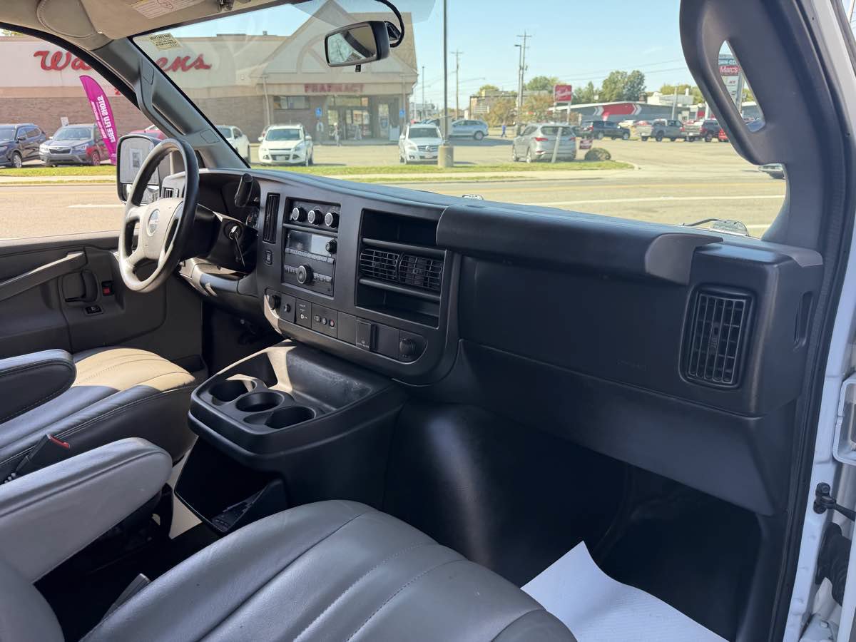 Used 2019 GMC Savana 2500 Extended RWD image 16