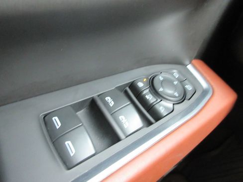 Used 2024 GMC Sierra 2500 Denali Ultimate AWD/4WD image 35
