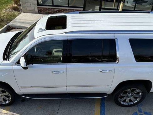 Used 2016 Cadillac Escalade ESV Luxury image 11