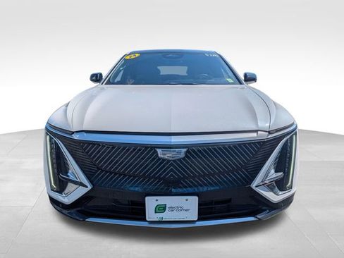 Used 2024 Cadillac Lyriq Tech AWD/4WD image 2
