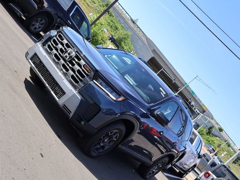 New 2026 Honda Pilot TrailSport image 3