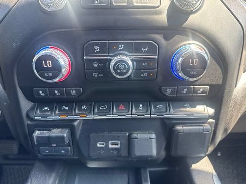Used 2022 GMC Sierra 1500 AT4 w/ AT4 Premium Package AWD/4WD image 8