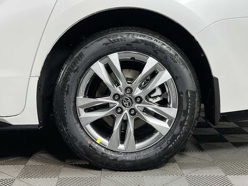 New 2025 Toyota Sienna Limited image 20