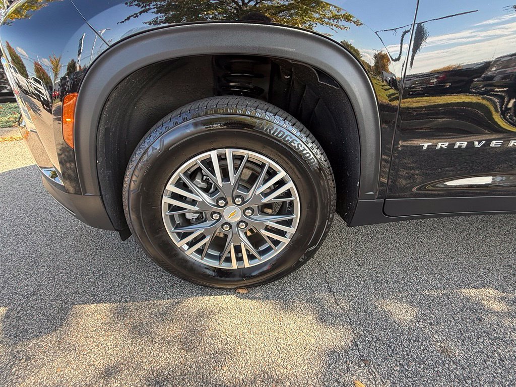 Used 2026 Chevrolet Traverse LT AWD/4WD image 36