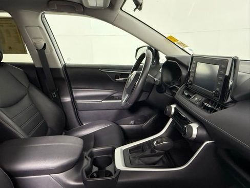 Used 2019 Toyota RAV4 XLE Premium image 47