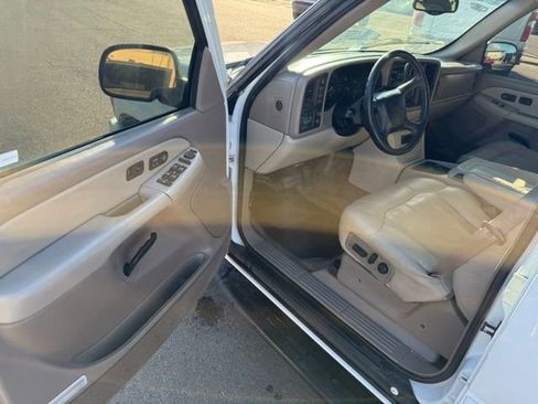 Used 2001 Chevrolet Tahoe LT w/ LT Preferred Equipment Group image 7