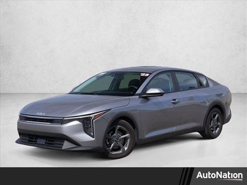 Used 2025 Kia K4 FWD image 1