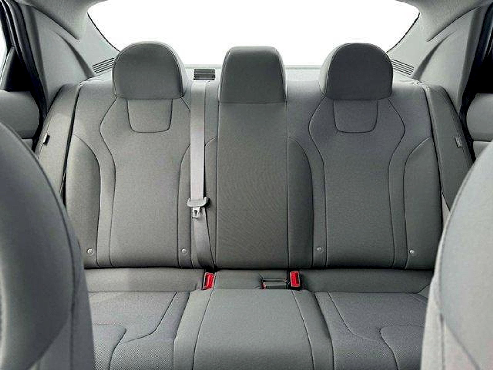 Used 2025 Hyundai Elantra SE FWD image 16